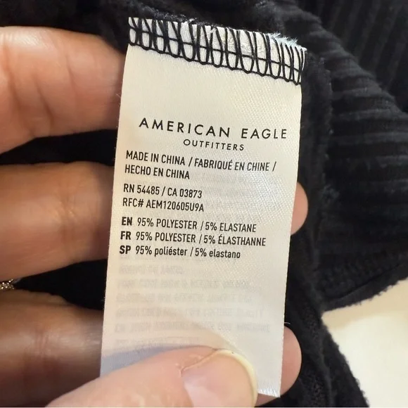 American Eagle Black Long Sleeve Super Soft Ribbed V Neck Shirt Top Size Medium - Picture 7 of 9